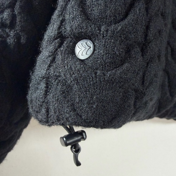 All In Motion™ Women's Puffer Jacket - Black L - Sold Out - Picture 13 of 16